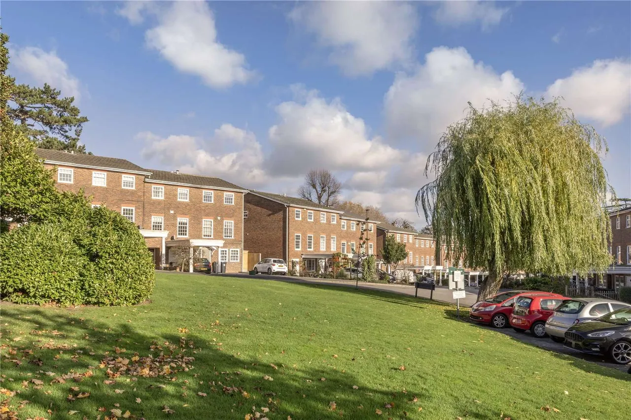 Pine Grove, Wimbledon, London, SW19 7HD, photo 2