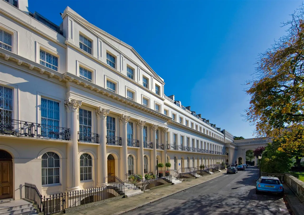 5 bed house for sale, Chester Terrace, Regent's Park, NW1