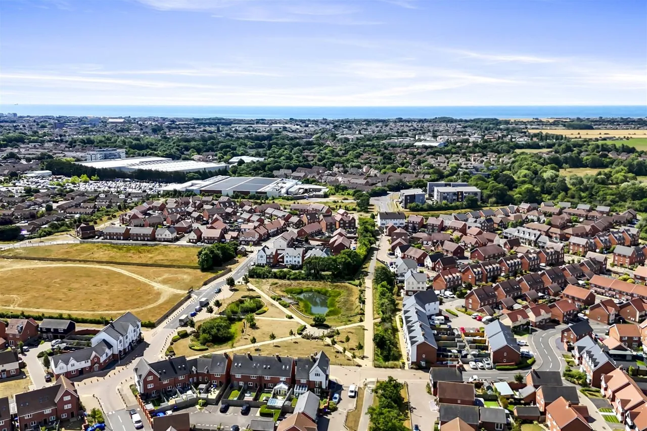 Water Lily Way, Worthing, photo 16