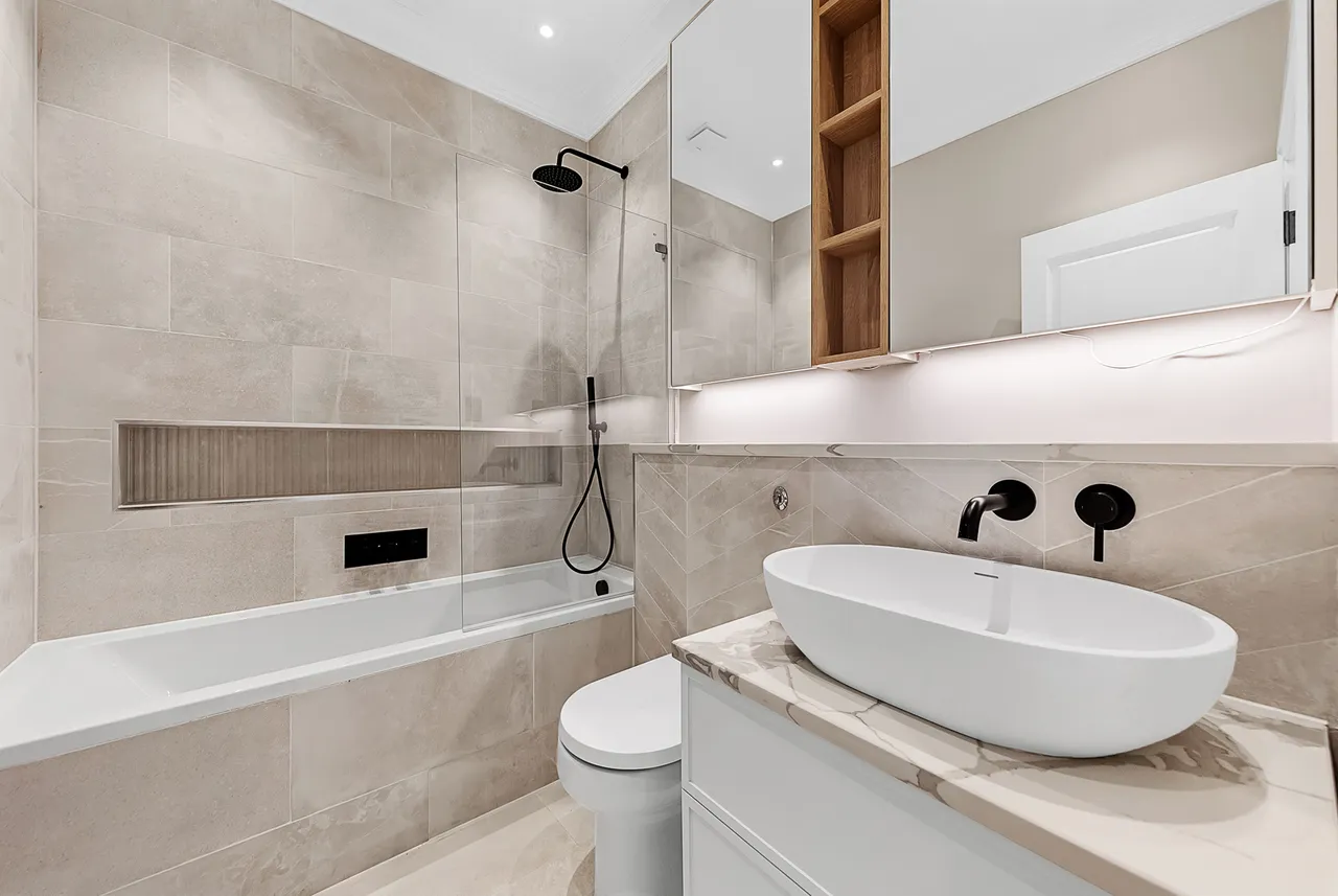 First Floor Flat, 797 Fulham Road, London, photo 5