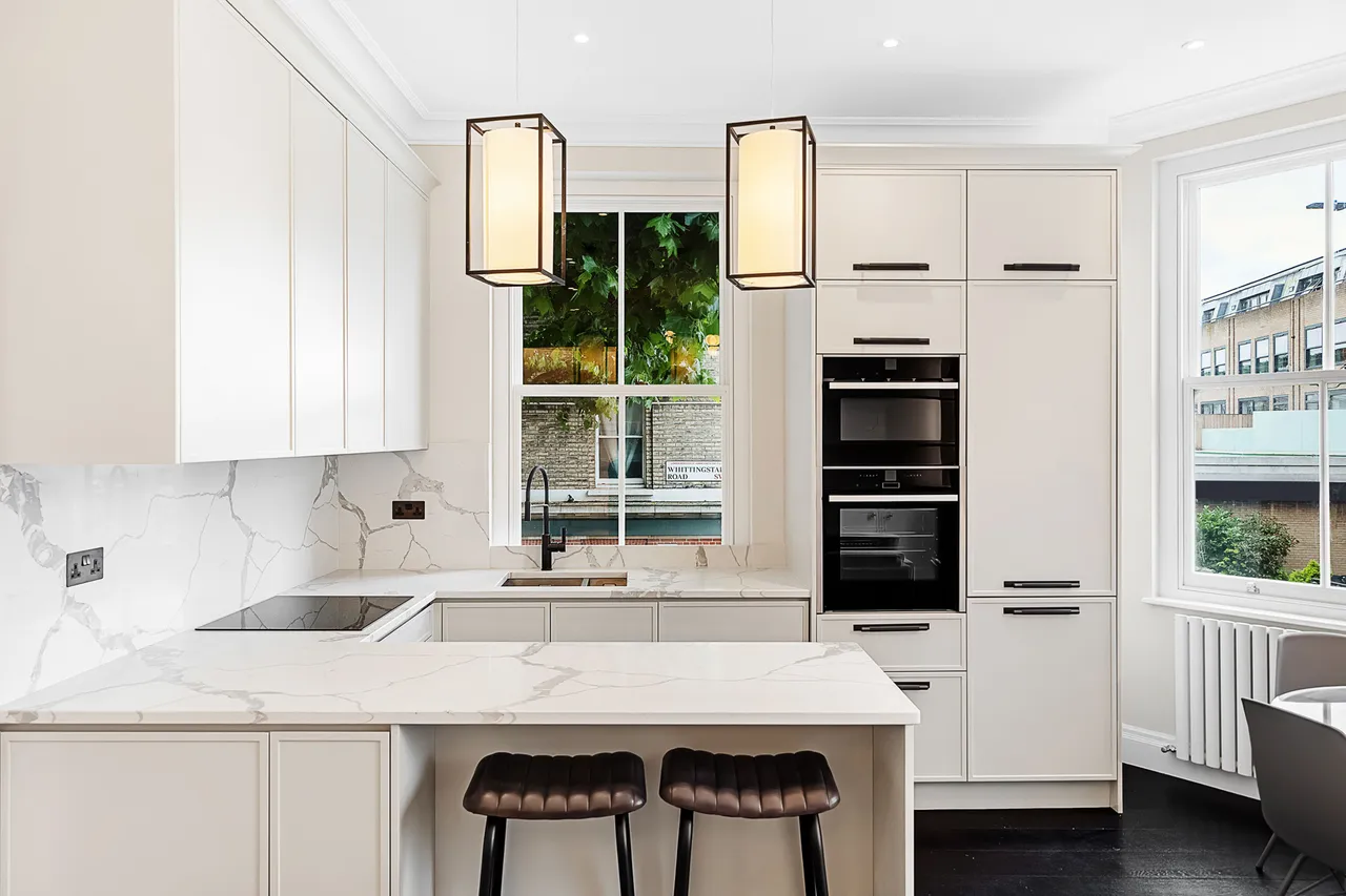 First Floor Flat, 797 Fulham Road, London, photo 8
