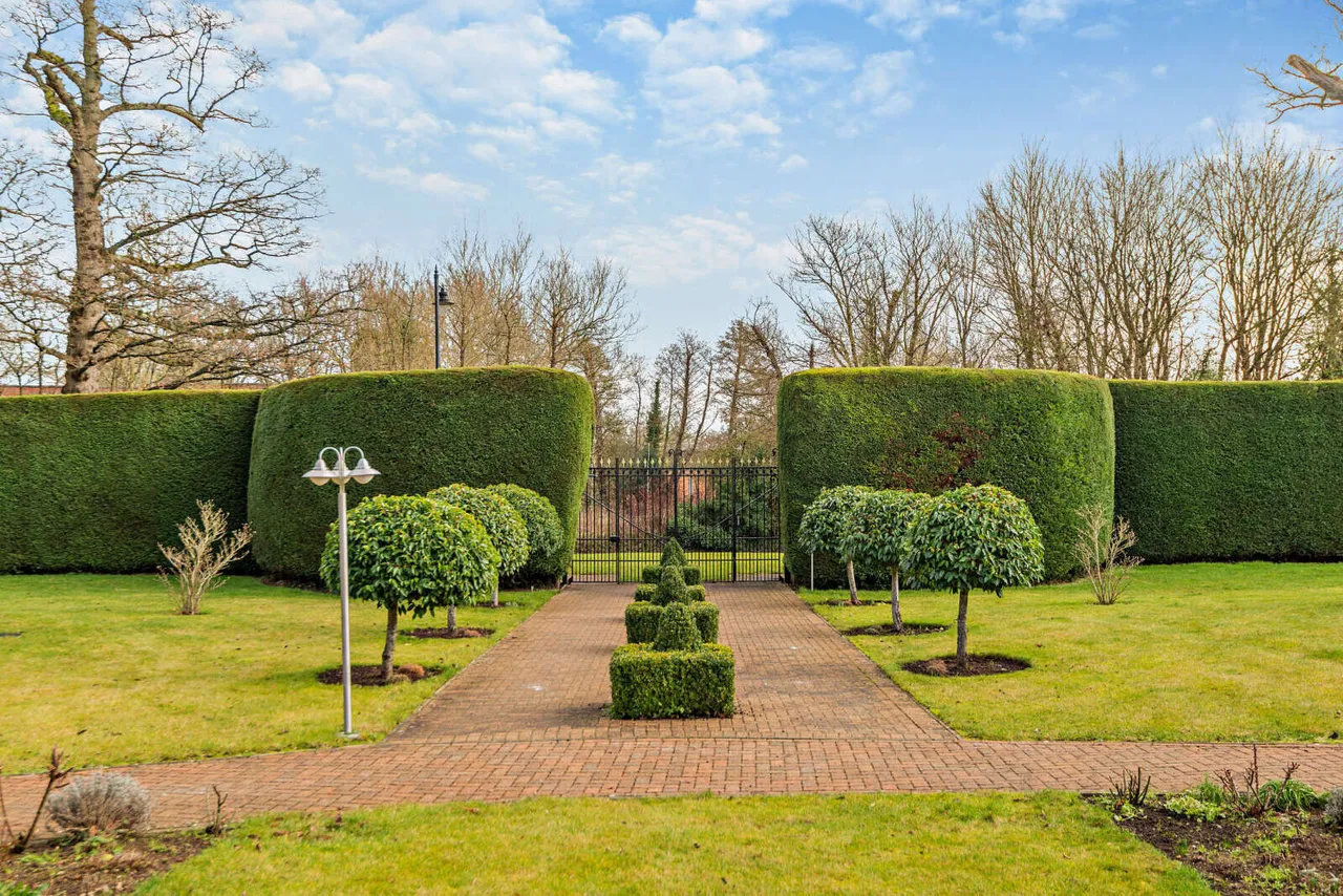 Breedons Hill, Pangbourne, RG8, photo 3