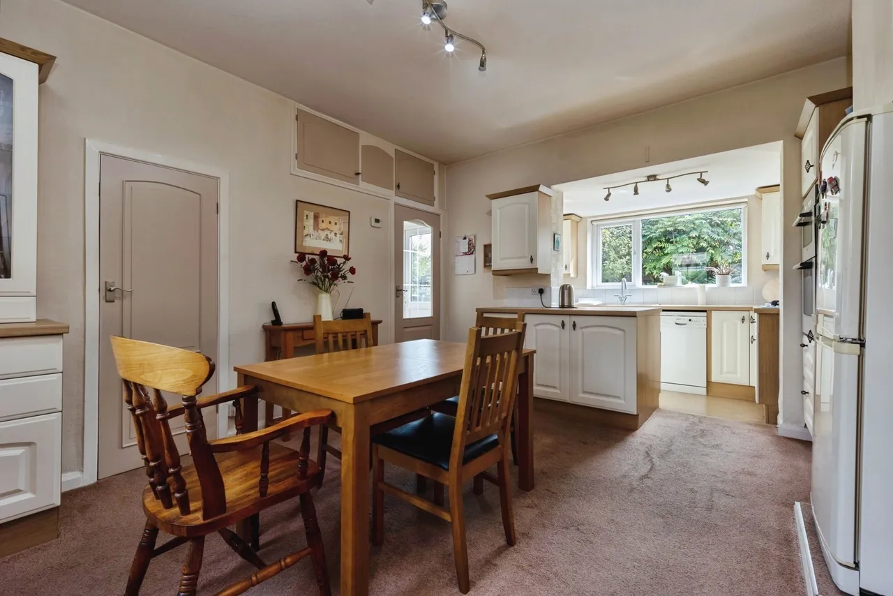 Somerton Avenue, SALE, Cheshire, M33, photo 11