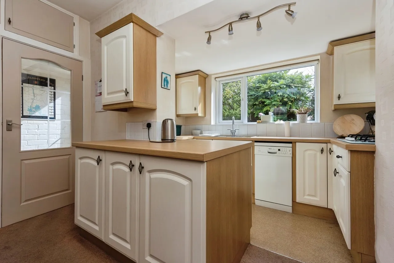 Somerton Avenue, SALE, Cheshire, M33, photo 12