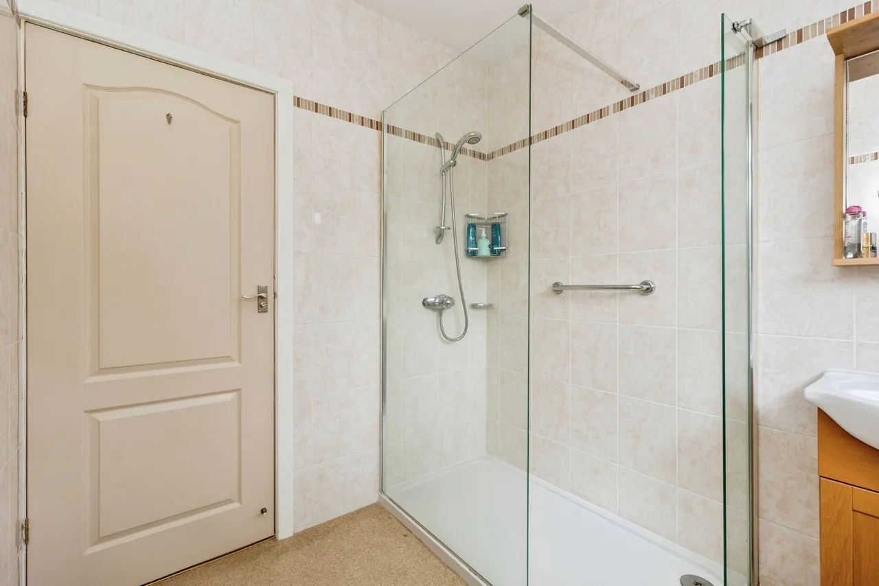 Somerton Avenue, SALE, Cheshire, M33, photo 9