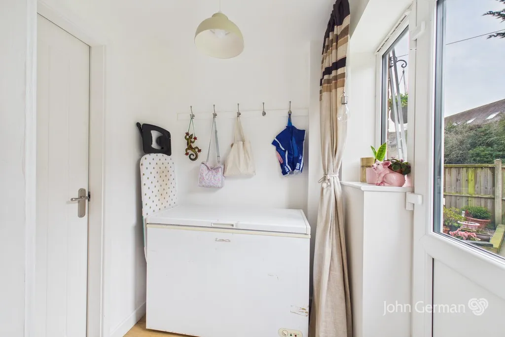 Collinson Road, Barton-under-Needwood, photo 11
