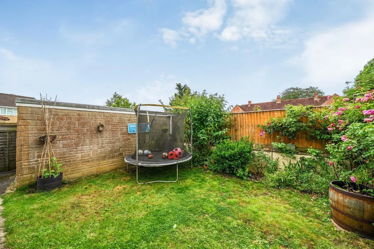 Henning Way, Milborne Port, DT9, photo 18