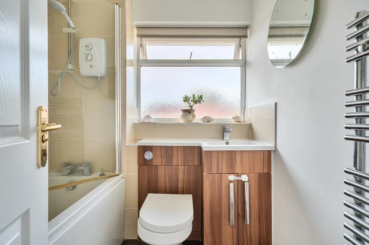 Henning Way, Milborne Port, DT9, photo 14