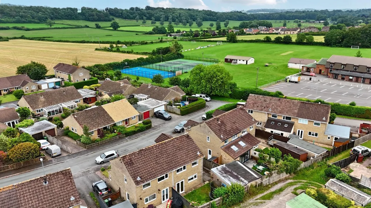 Henning Way, Milborne Port, DT9, photo 17