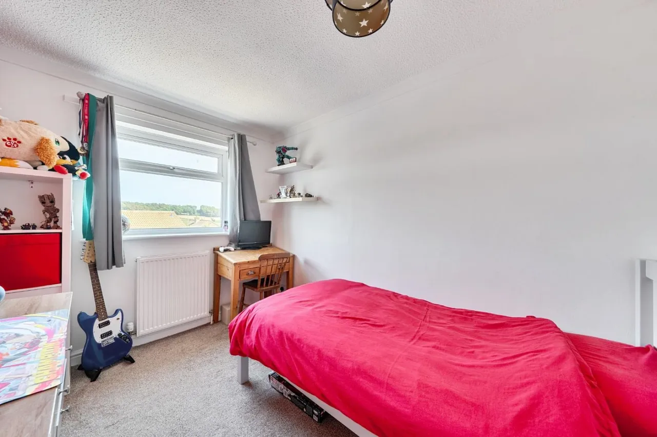 Henning Way, Milborne Port, DT9, photo 11