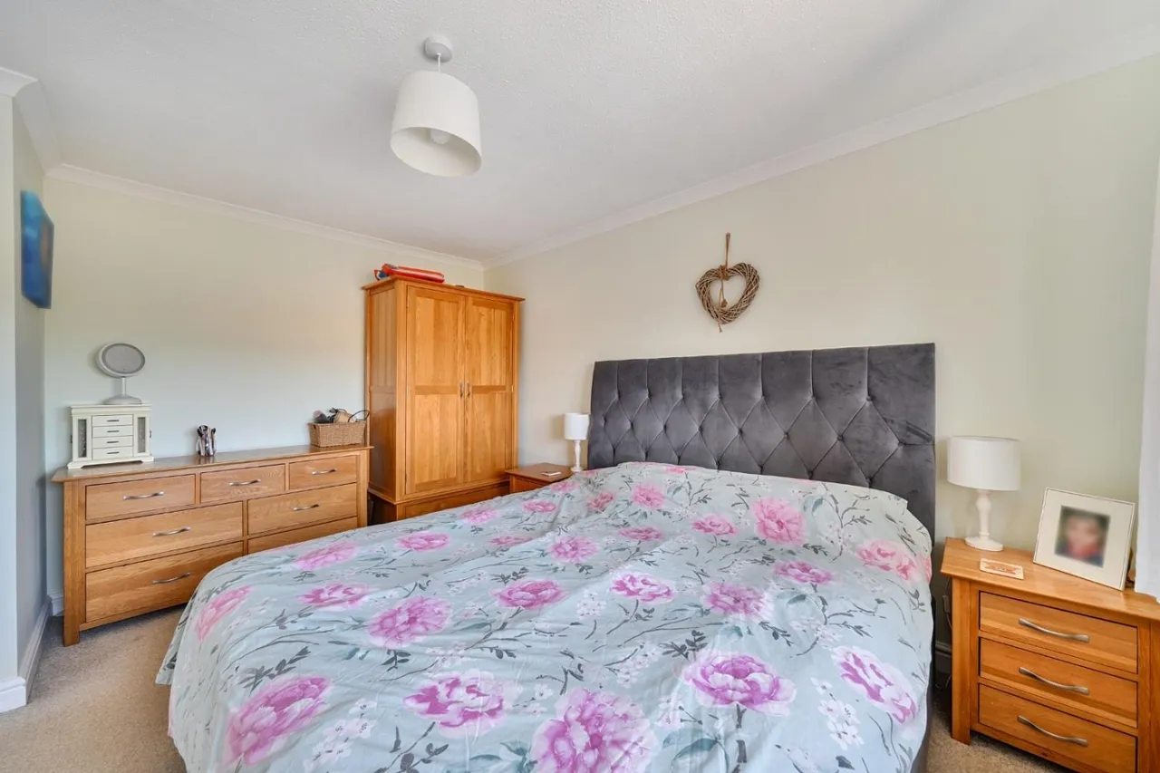 Henning Way, Milborne Port, DT9, photo 6