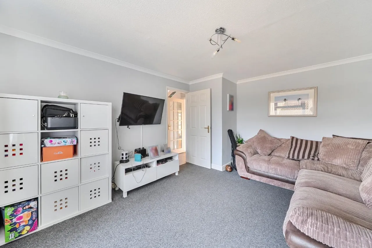 Henning Way, Milborne Port, DT9, photo 5