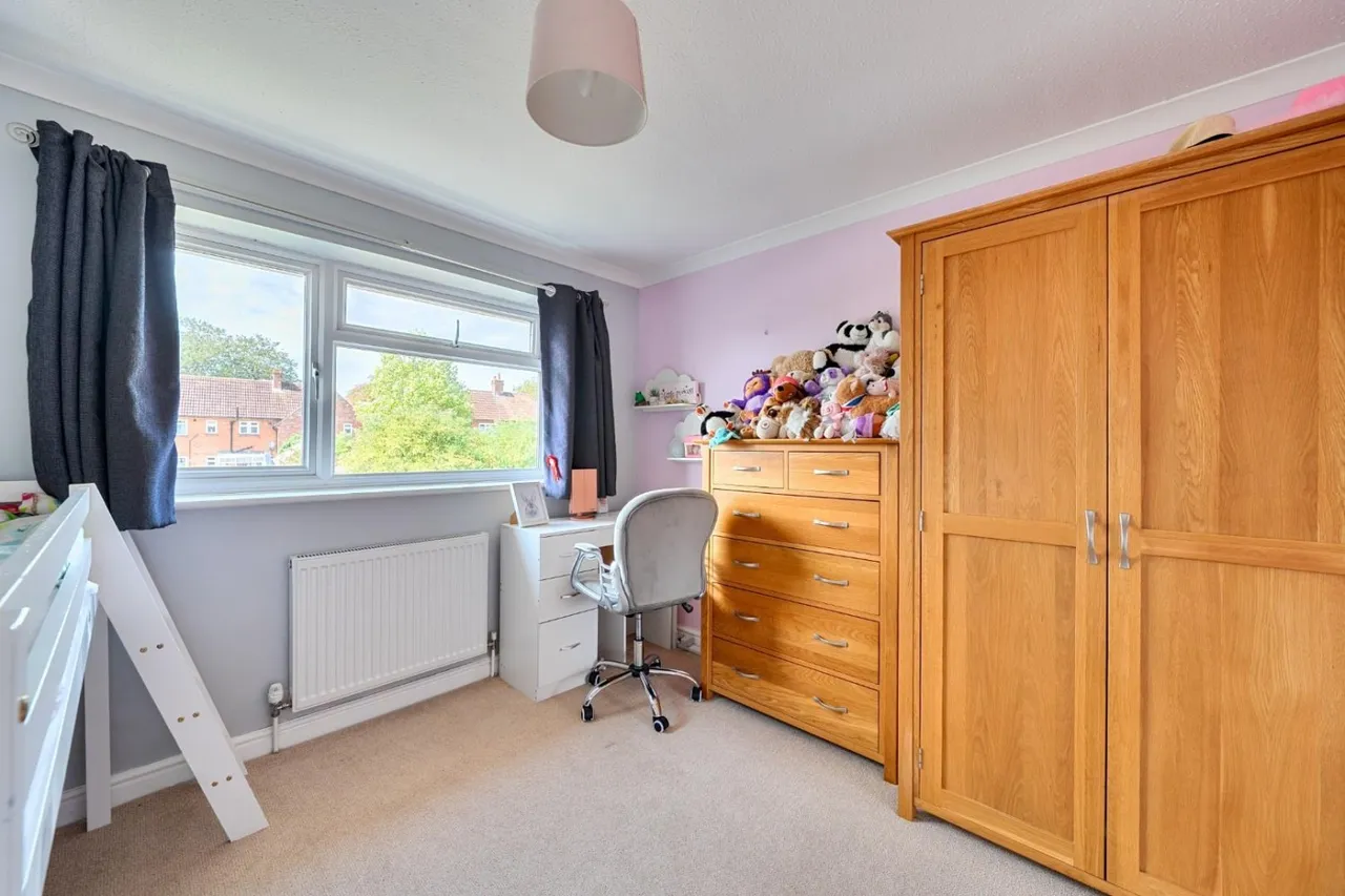 Henning Way, Milborne Port, DT9, photo 10