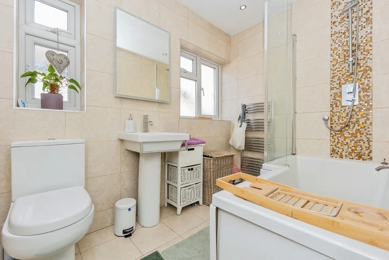 Kirkby Avenue, Sale, M33, photo 25