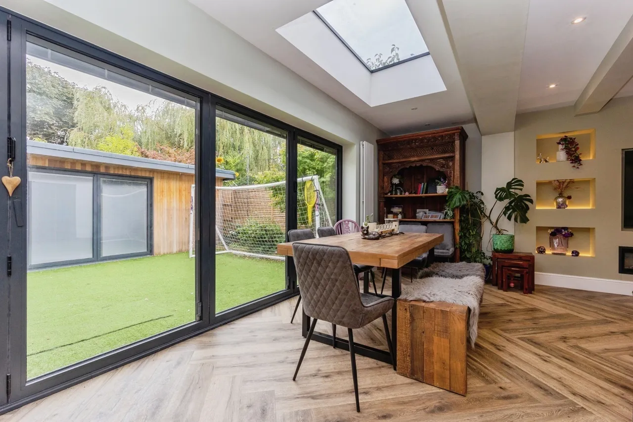 Kirkby Avenue, Sale, M33, photo 10