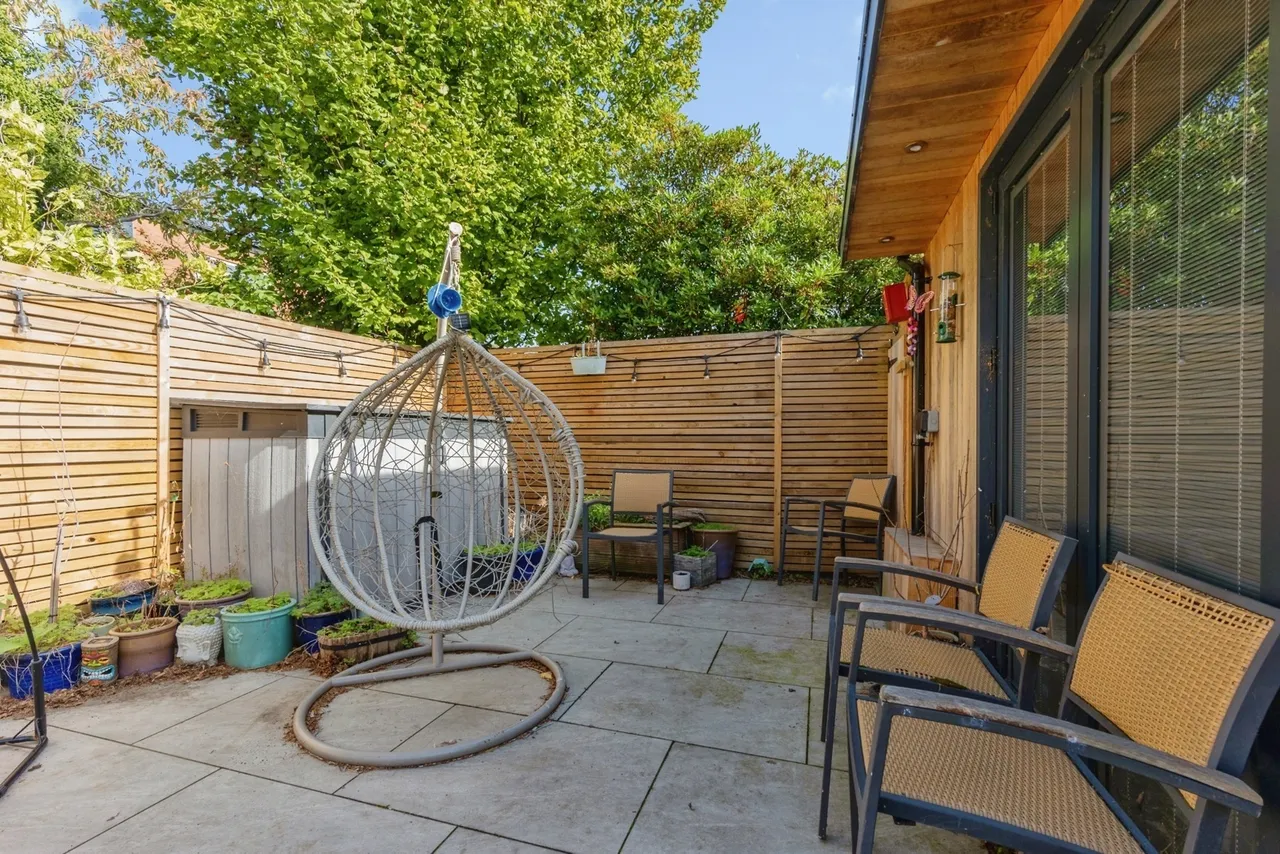 Kirkby Avenue, Sale, M33, photo 28