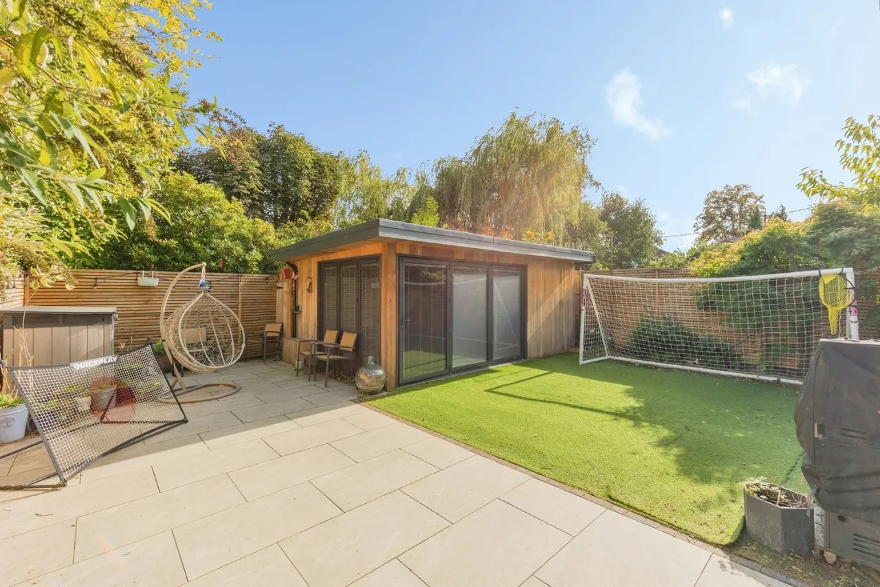 Kirkby Avenue, Sale, M33, photo 27