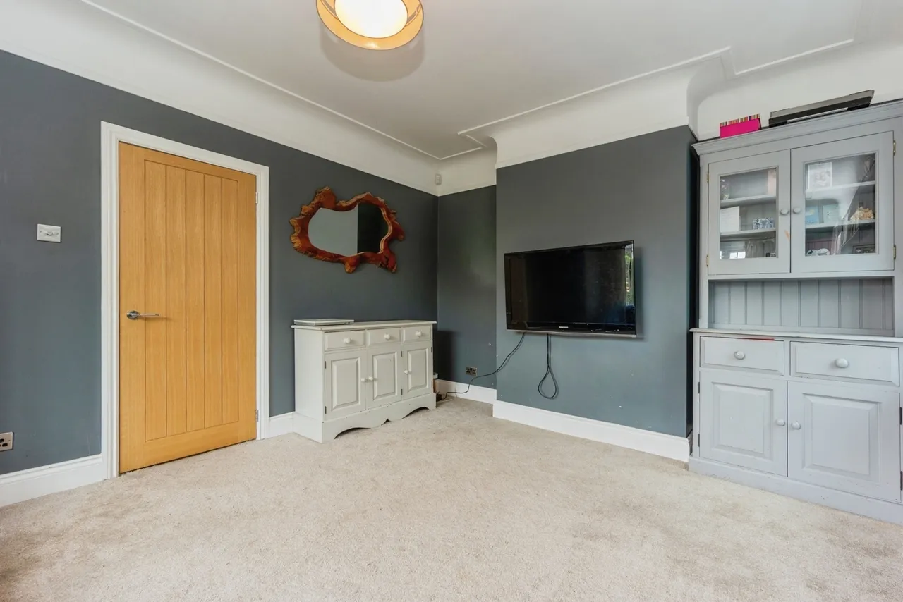 Kirkby Avenue, Sale, M33, photo 13