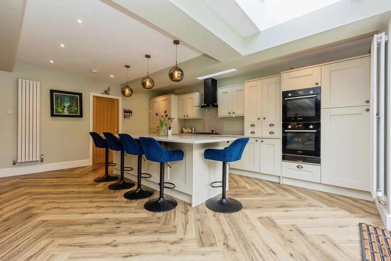 Kirkby Avenue, Sale, M33, photo 5