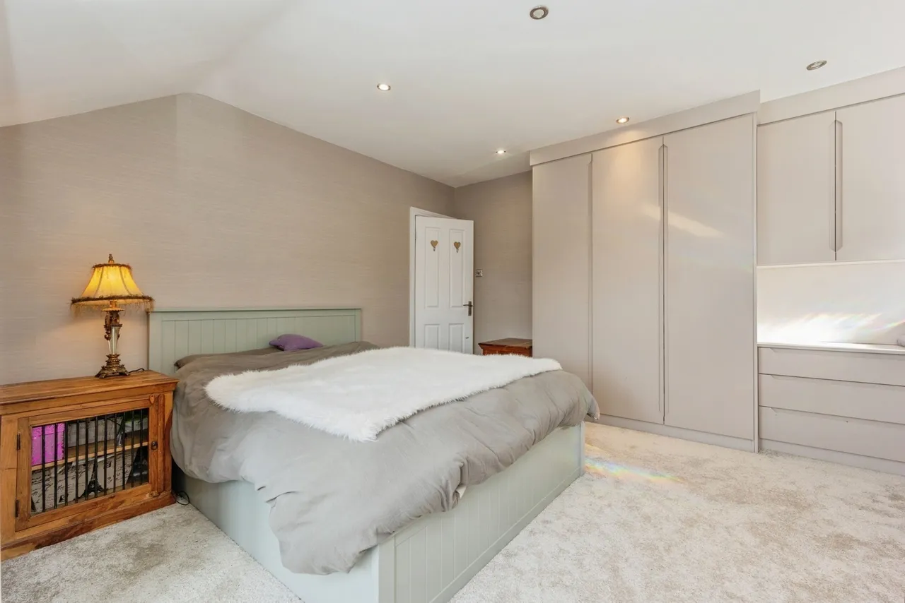 Kirkby Avenue, Sale, M33, photo 19