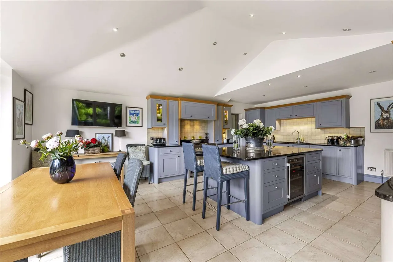 Blighton Lane, The Sands, Farnham, Surrey, GU10 1PU, photo 8