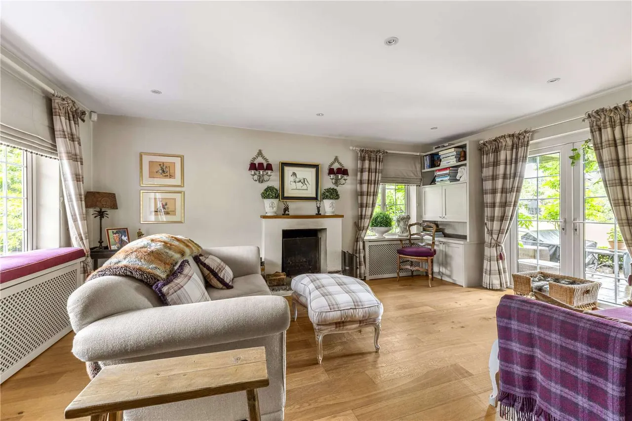 Blighton Lane, The Sands, Farnham, Surrey, GU10 1PU, photo 4