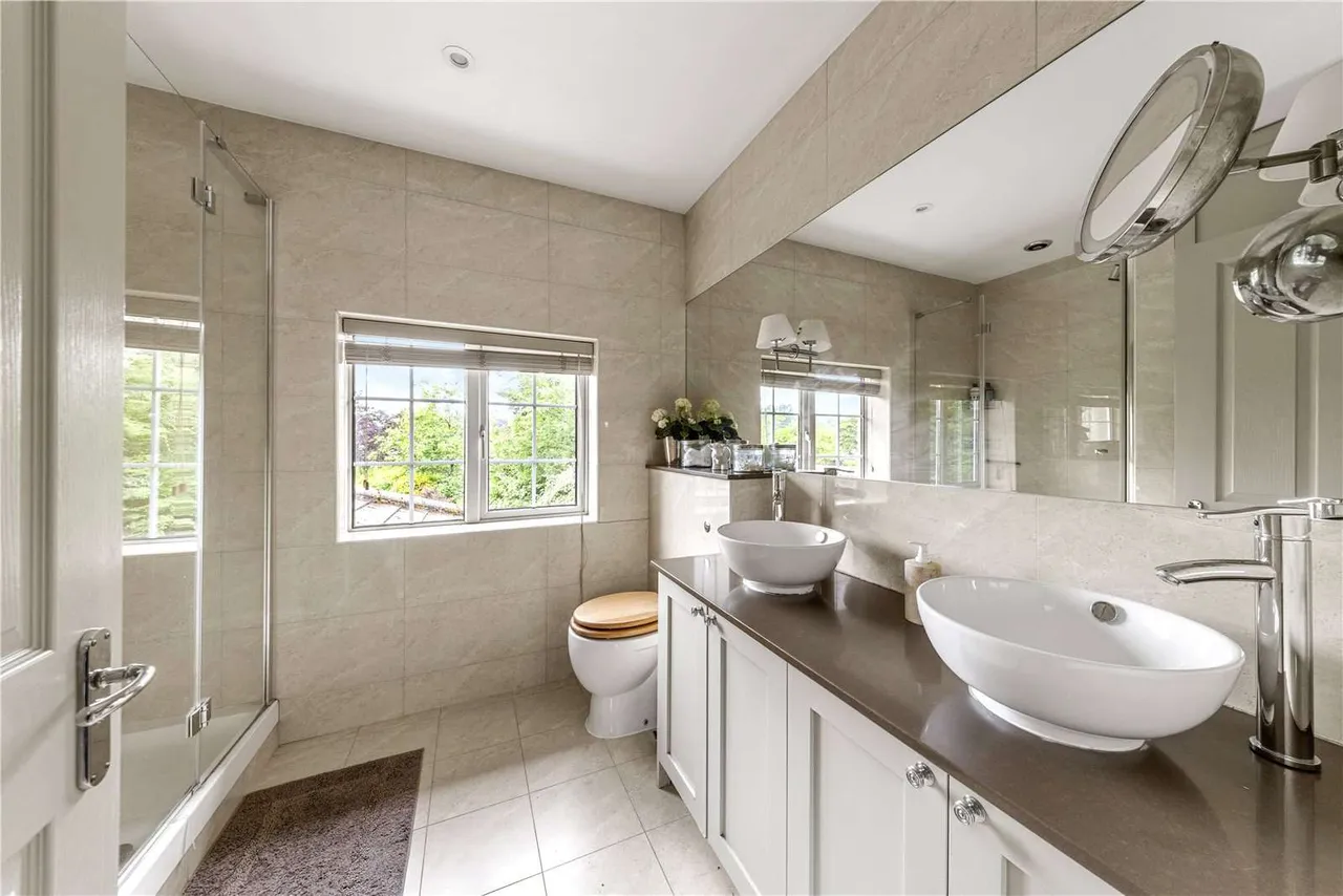 Blighton Lane, The Sands, Farnham, Surrey, GU10 1PU, photo 11
