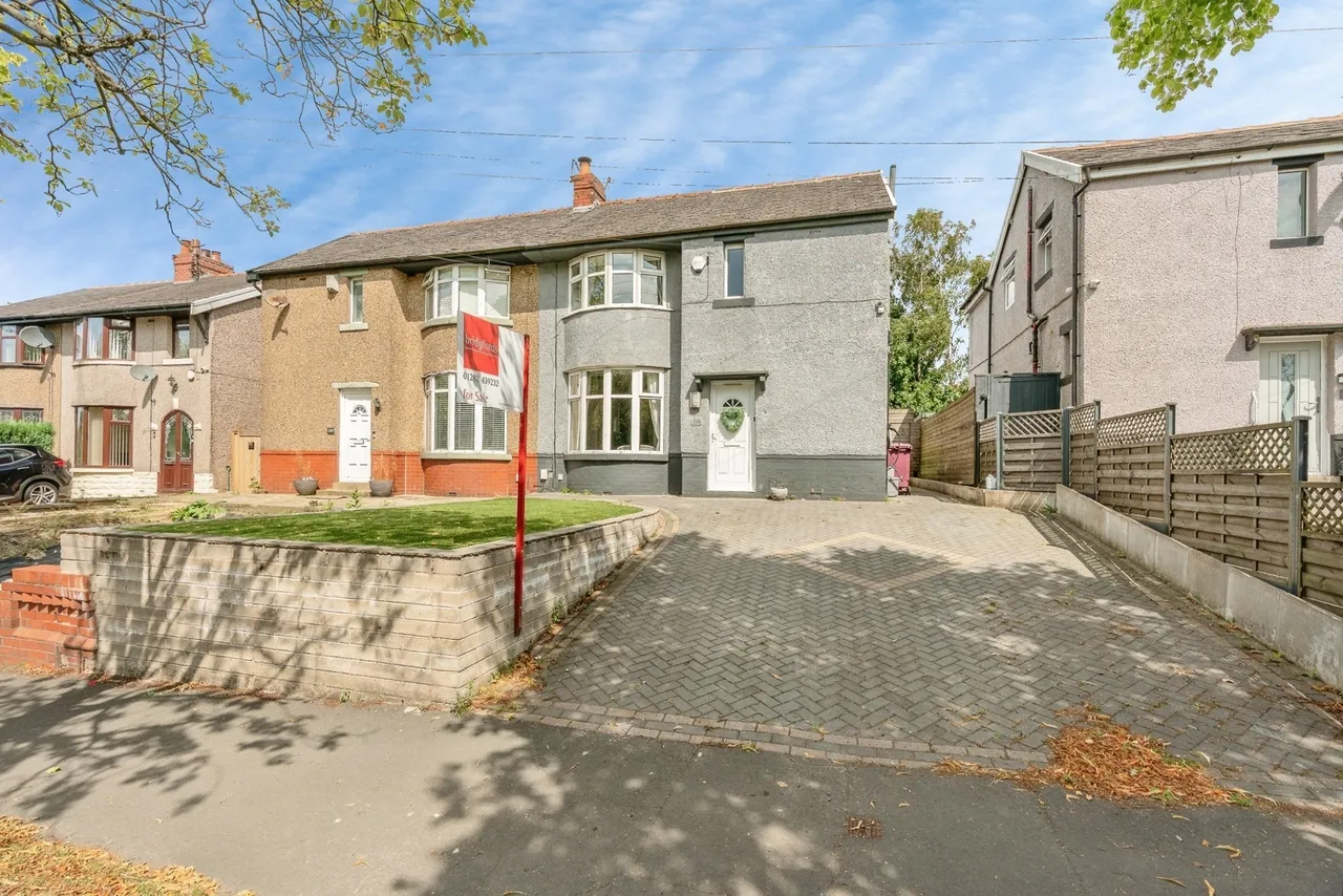 3 bed house for sale — Rossendale Road, Burnley, Lancashire, BB11