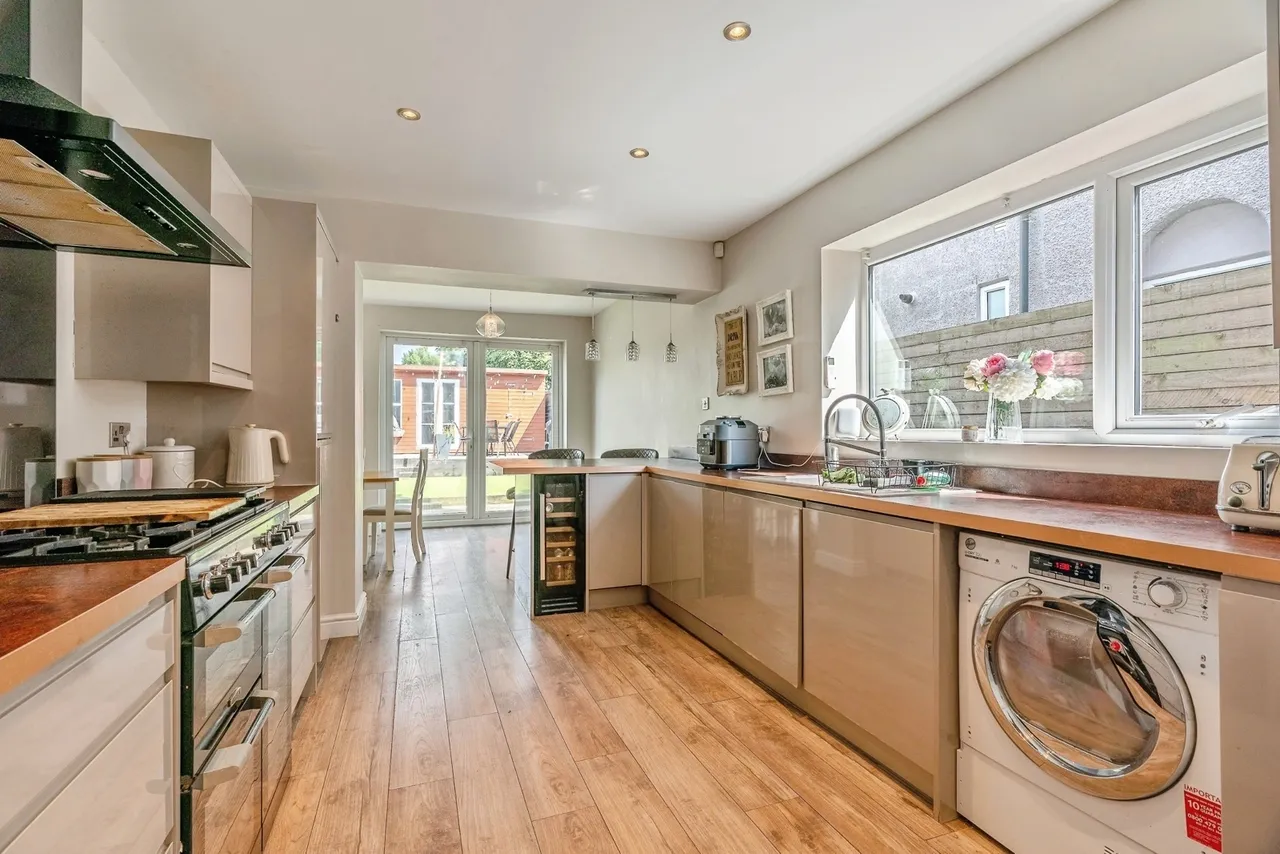 Rossendale Road, Burnley, Lancashire, BB11, photo 4