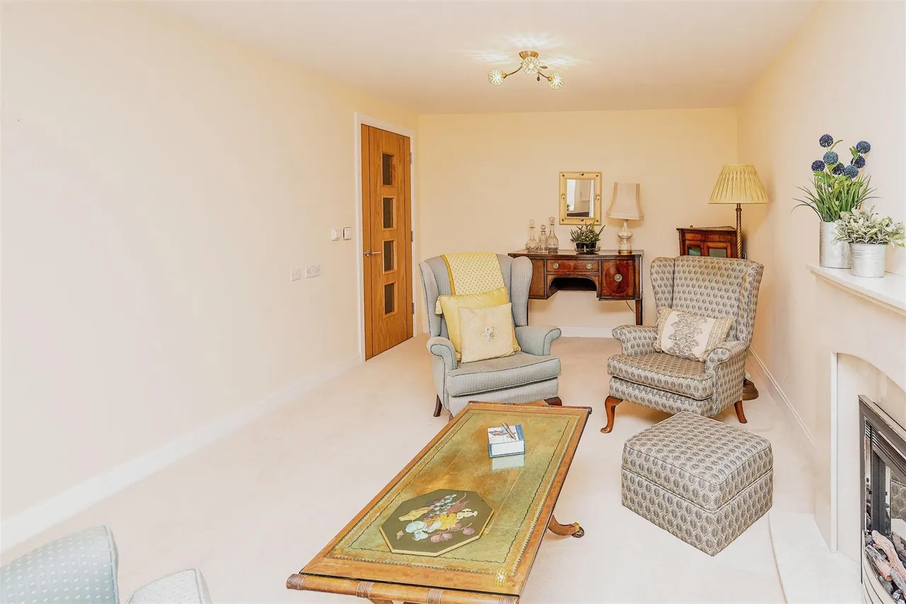 Wood Road, Wolverhampton, WV6, photo 7