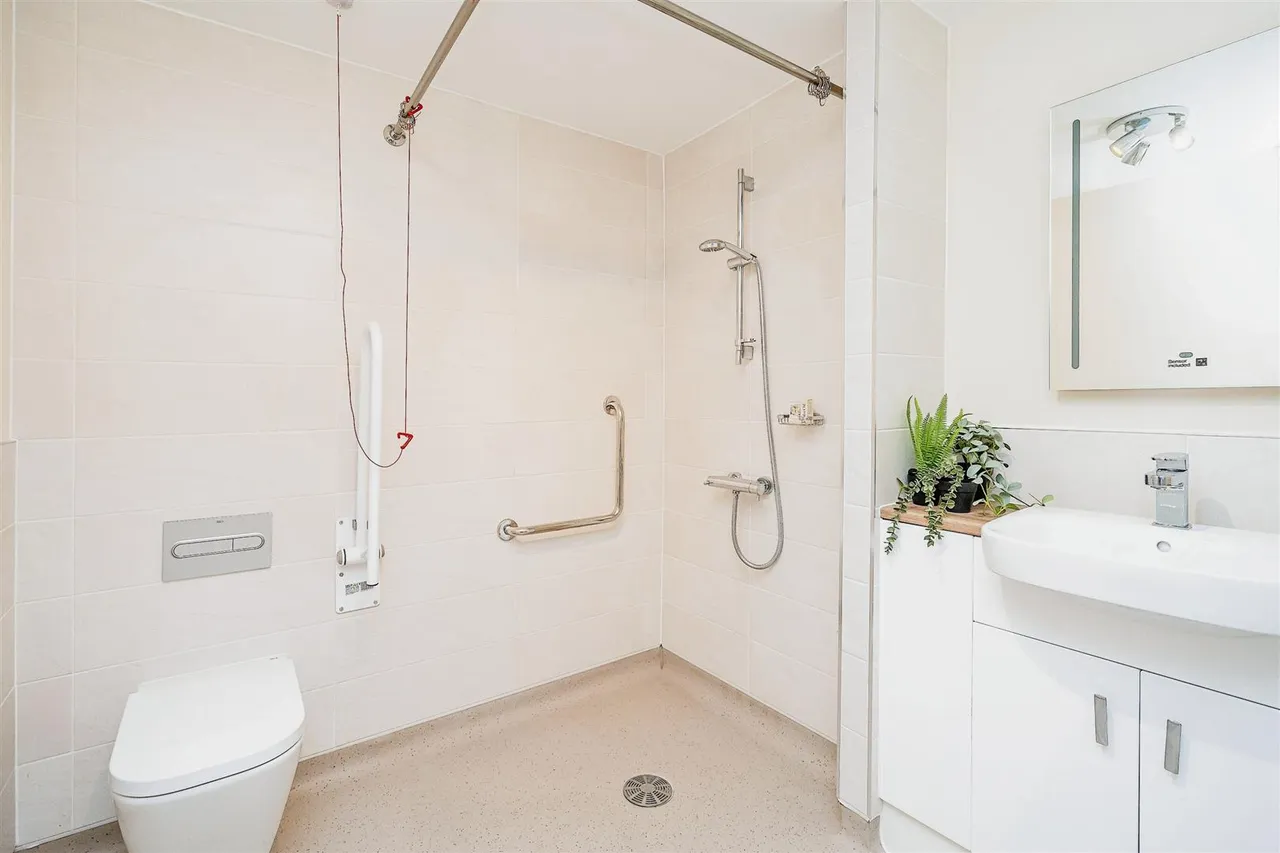 Wood Road, Wolverhampton, WV6, photo 11