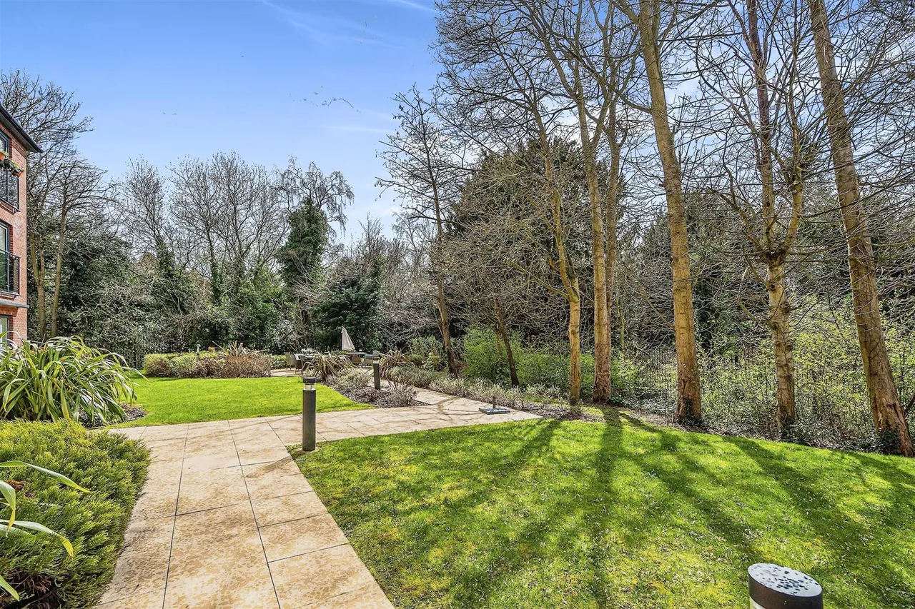 Wood Road, Wolverhampton, WV6, photo 17