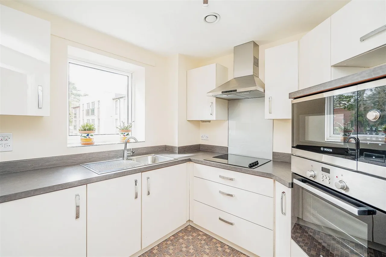 Wood Road, Wolverhampton, WV6, photo 2