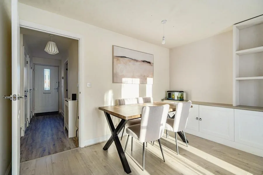 Nutmeg Close, Broughton, HP22, photo 5