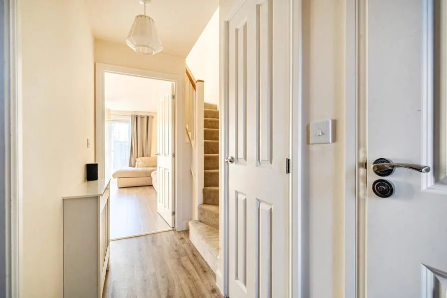 Nutmeg Close, Broughton, HP22, photo 9