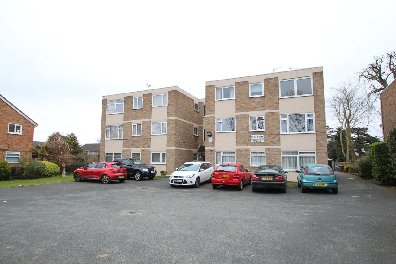 2 bed flat for sale — Picardy Road, Belvedere