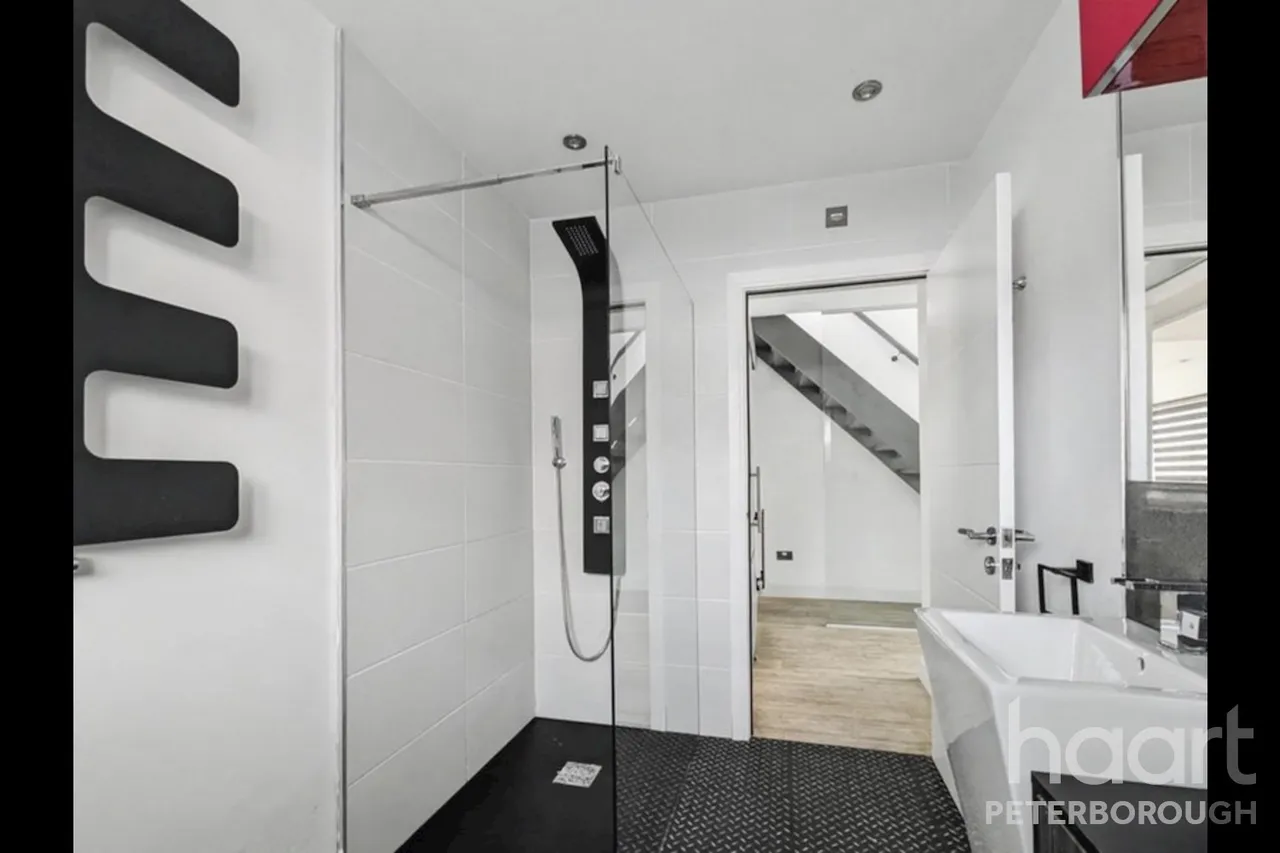 Station Drive, PE13, photo 9