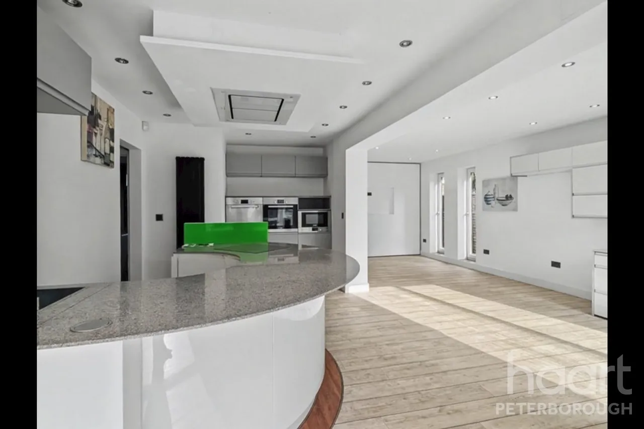 Station Drive, PE13, photo 10