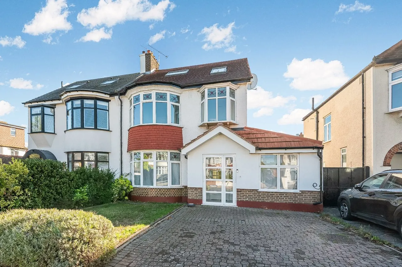 4 bed house to rent, Station Road, West Wickham, BR4