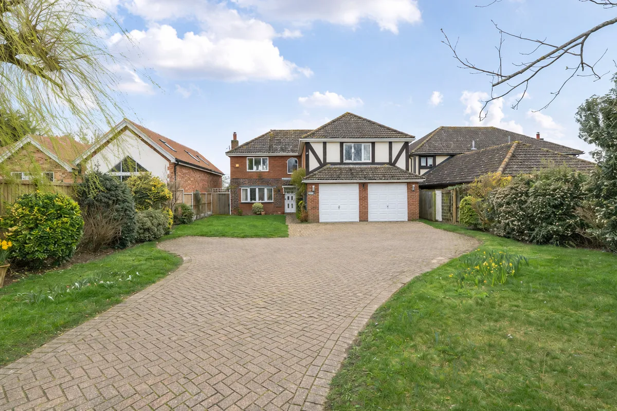 5 bed house for sale — Clacton Road, Clacton-on-Sea, Weeley, CO16 9DN