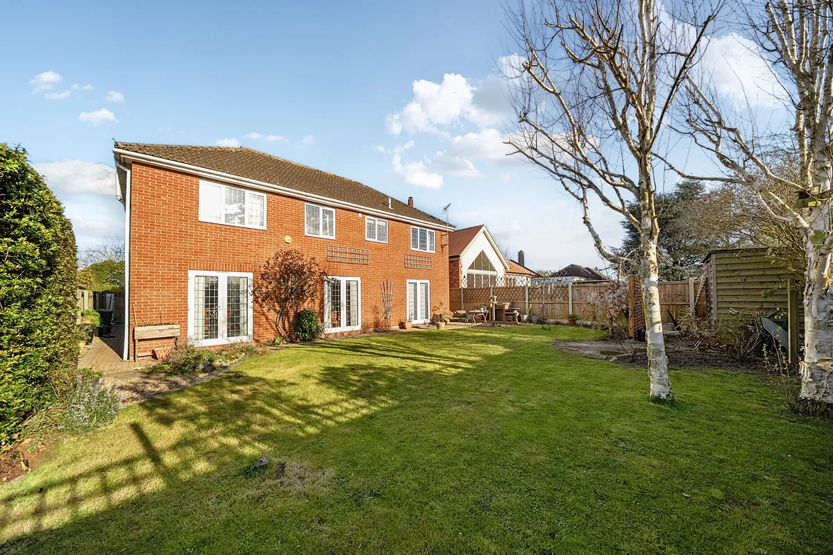 Clacton Road, Clacton-on-Sea, Weeley, CO16 9DN, photo 2