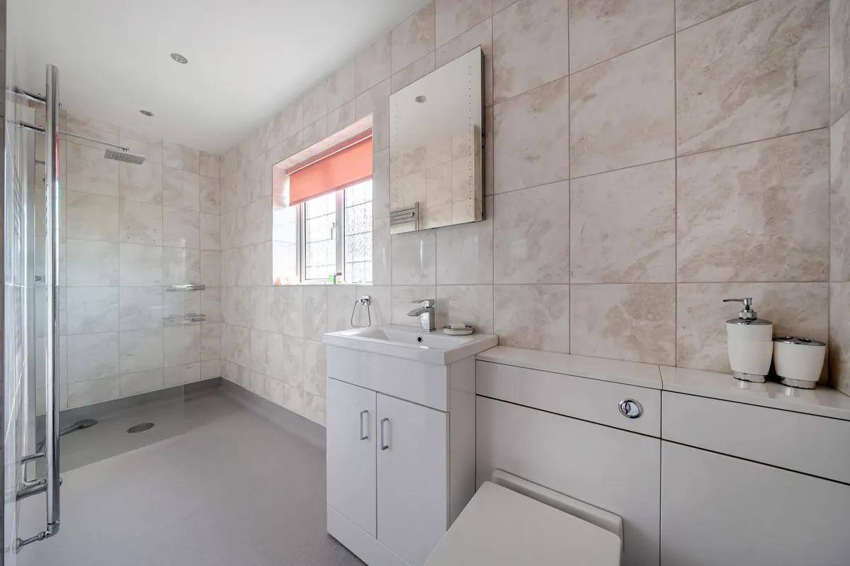 Clacton Road, Clacton-on-Sea, Weeley, CO16 9DN, photo 18