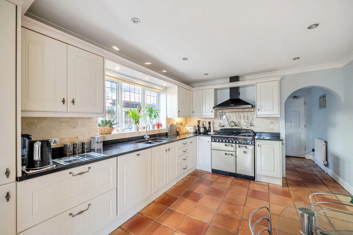 Clacton Road, Clacton-on-Sea, Weeley, CO16 9DN, photo 16