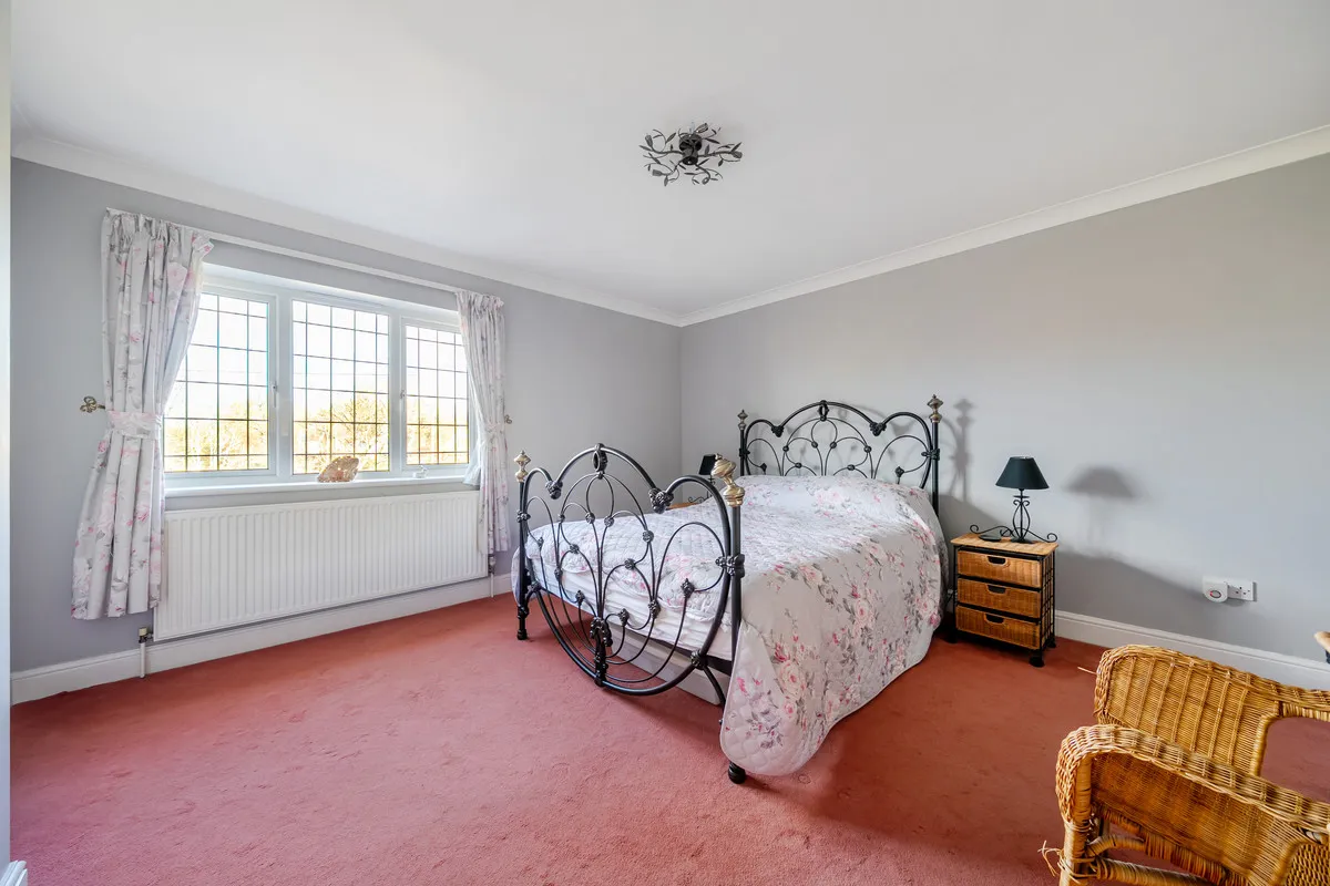 Clacton Road, Clacton-on-Sea, Weeley, CO16 9DN, photo 9
