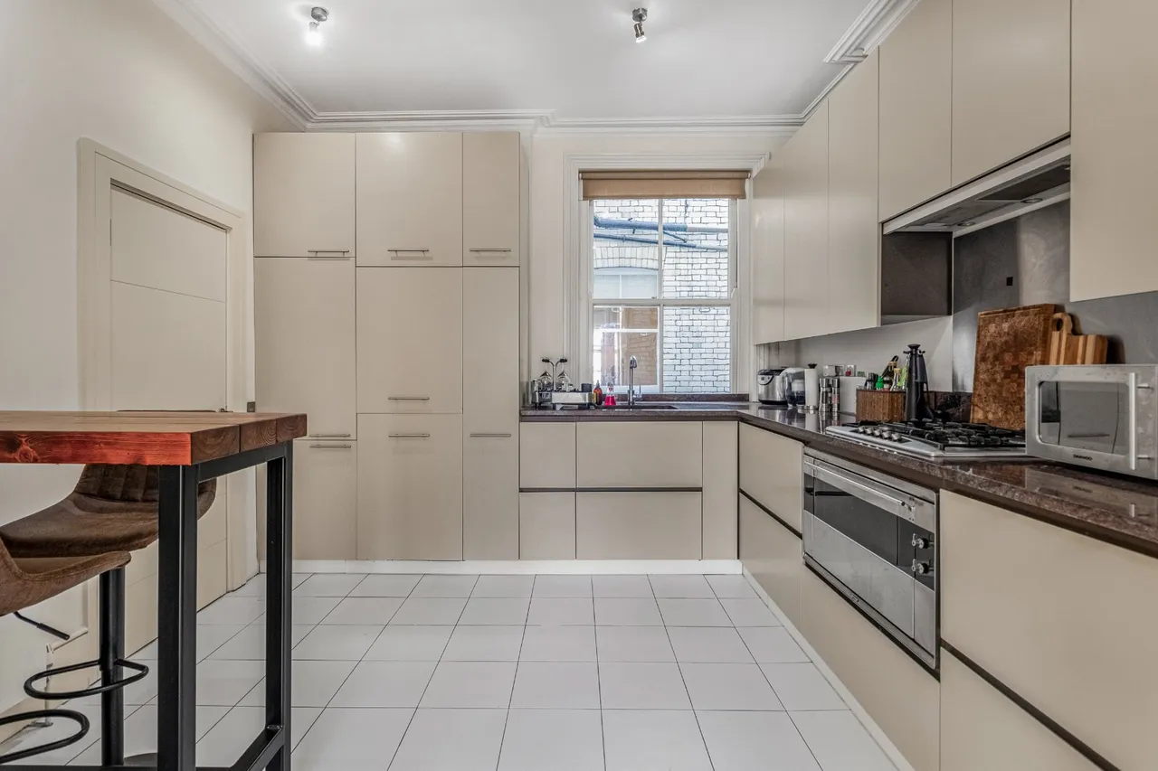Abingdon Road, Kensington, London, W8, photo 4