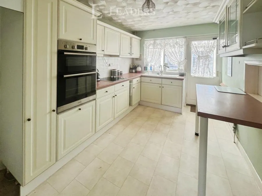 West Haye Road, Hayling Island, PO11, photo 3
