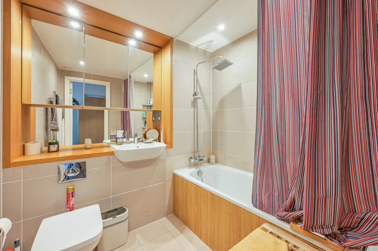 Flat 21, 12 Rathbone Market, Barking Road, London, photo 4