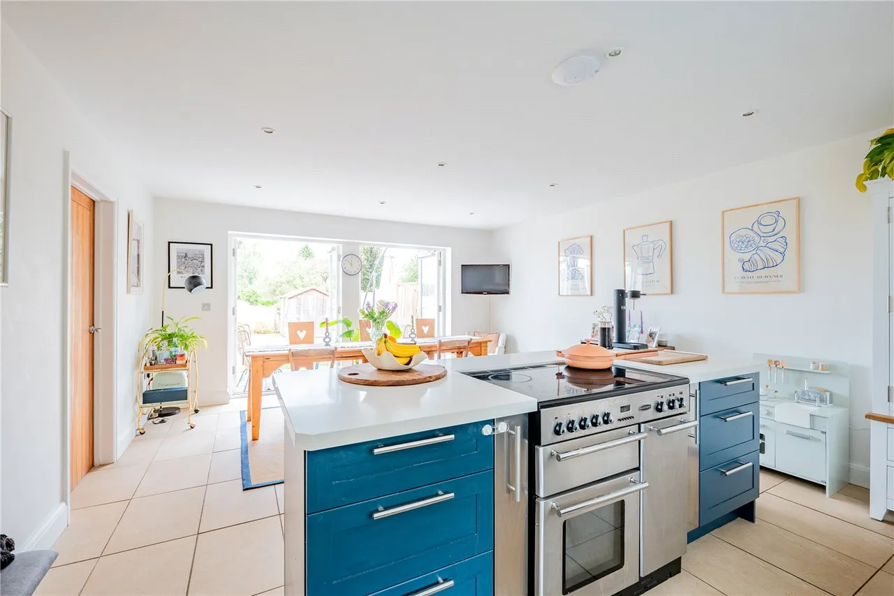 8 The Old Barnyard, Pewsey Road, Rushall, Wiltshire, SN9, photo 2