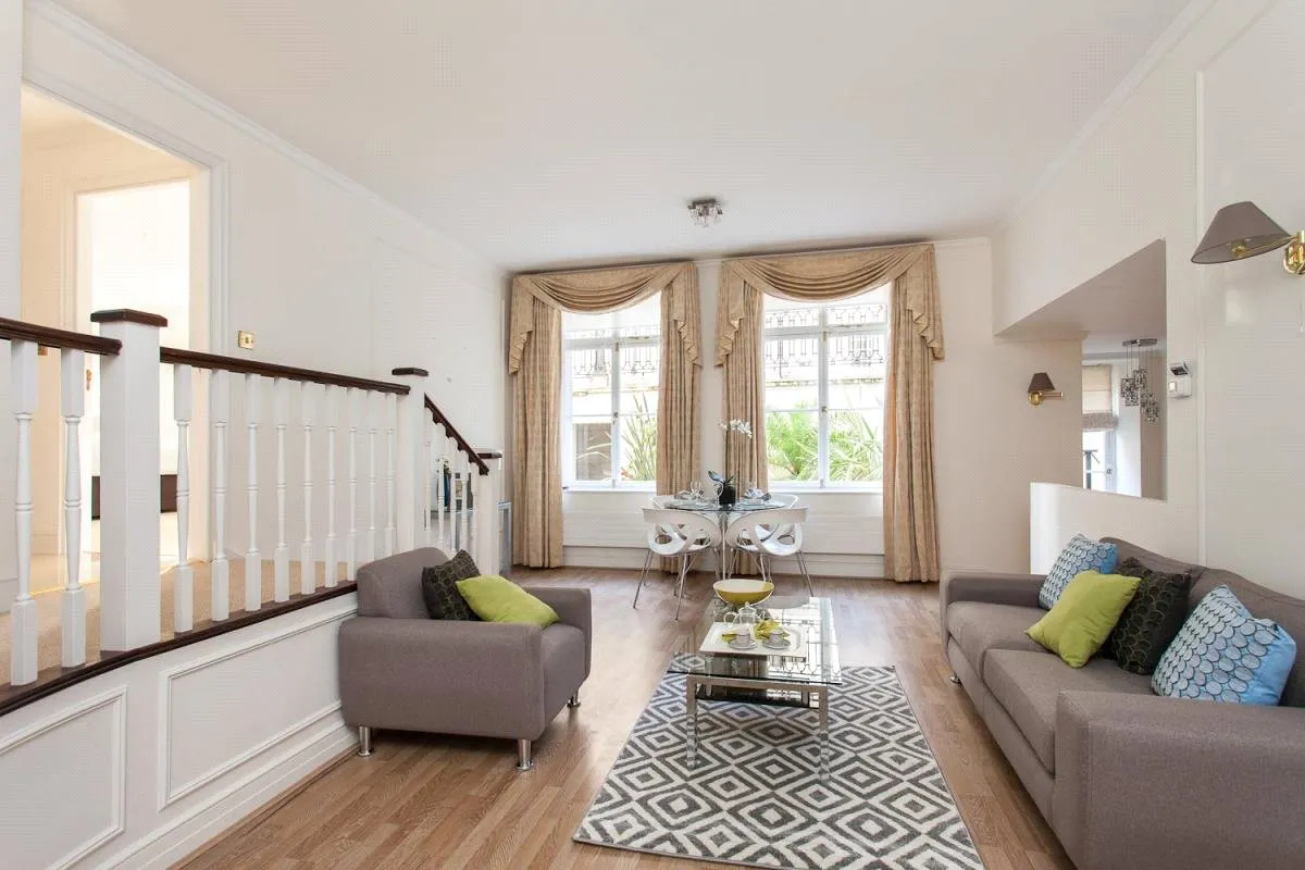 Mansfield Street, London, W1G, photo 7