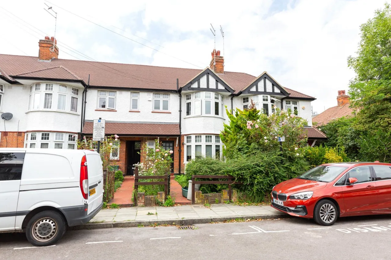 Warlters Close, Holloway, N7, photo 2